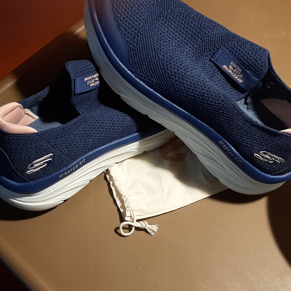 Skechers blue Relaxed fit air cooled mem foam 9